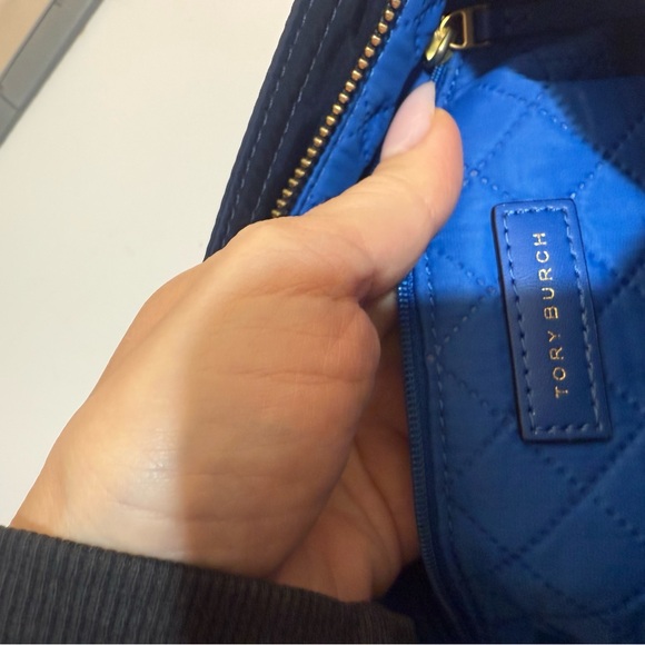 Tory Burch 'Perry' Nylon Swingpack Crossbody Bag Royal Navy Blue. Pre-Owned - Picture 9 of 13